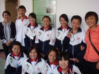 2013年9月17日，北京华彩扶贫助学慈善基金会向辽宁省鞍山市岫岩满族自治县第二高级中学颁发华彩助学金